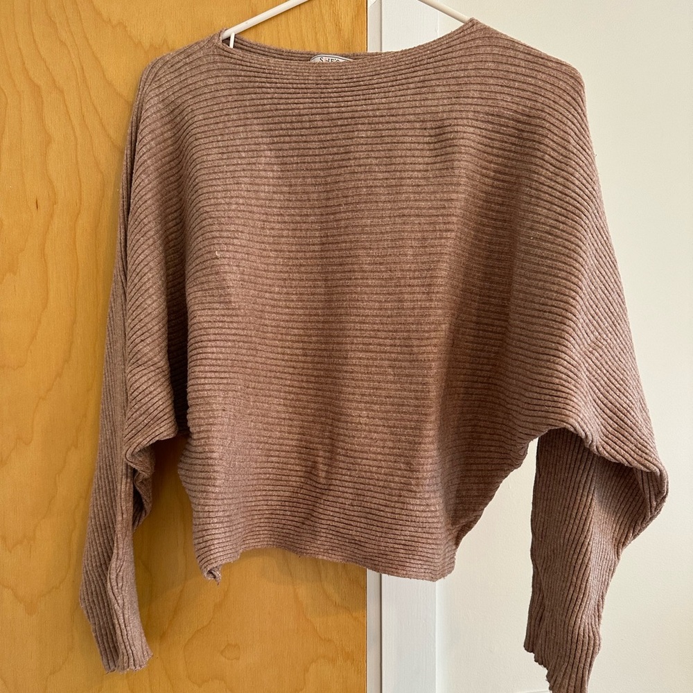 Cropped cozy sweater beige. Medium
